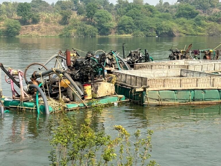 येळी येथे रेती चोरीवर संयुक्त कारवाई !