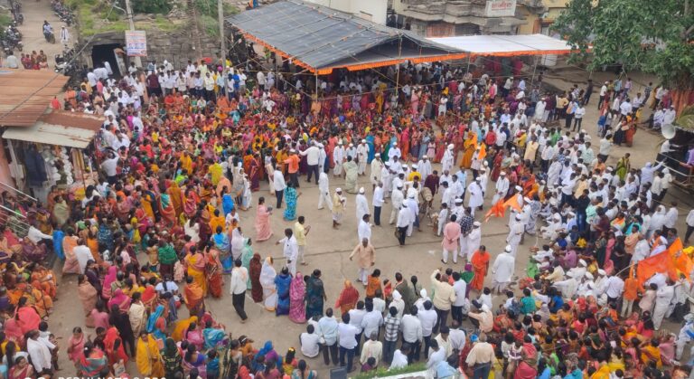 पानगांवात भरला हजारों वैष्णवांचा मेळा !